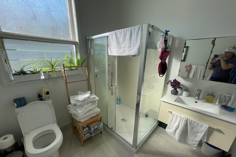 Photo of property in 20 Scarborough Terrace, Mount Victoria, Wellington, 6011