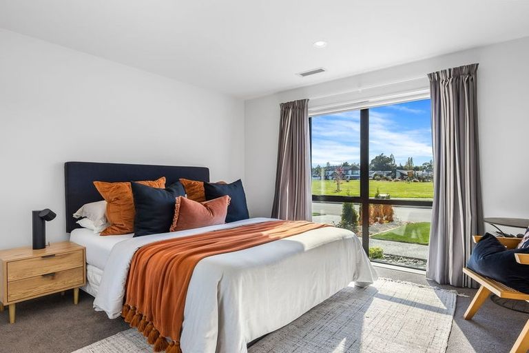 Photo of property in 6 Waitikiri Square, Parklands, Christchurch, 8083