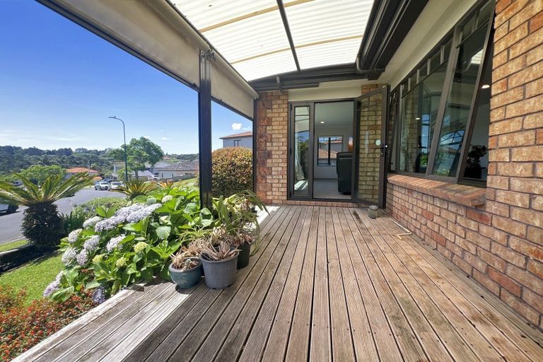 Photo of property in 57 Mt Lebanon Crescent, The Gardens, Auckland, 2105