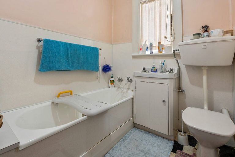 Photo of property in 129 Fitzroy Street, Forbury, Dunedin, 9012