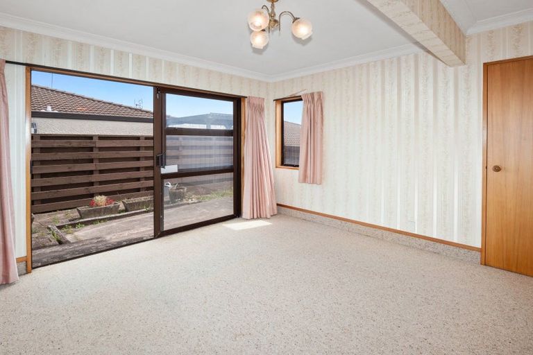Photo of property in 24 Ngarata Avenue, Mount Maunganui, 3116