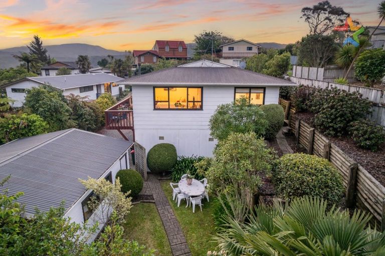Photo of property in 96b Lord Street, Stokes Valley, Lower Hutt, 5019