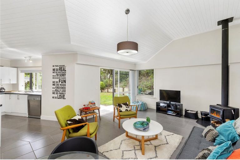 Photo of property in 1080 Sandspit Road, Sandspit, Warkworth, 0982