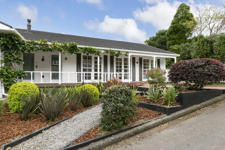 Photo of property in 22 Lucknow Terrace, Khandallah, Wellington, 6035