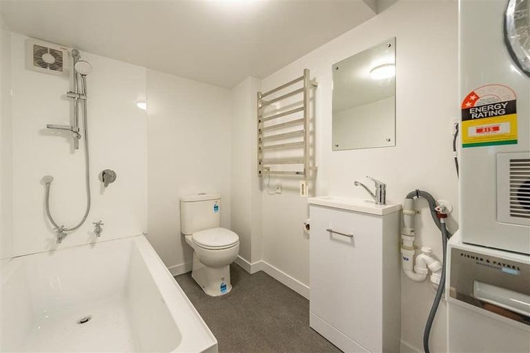 Photo of property in 16 Picton Avenue, Newtown, Wellington, 6021