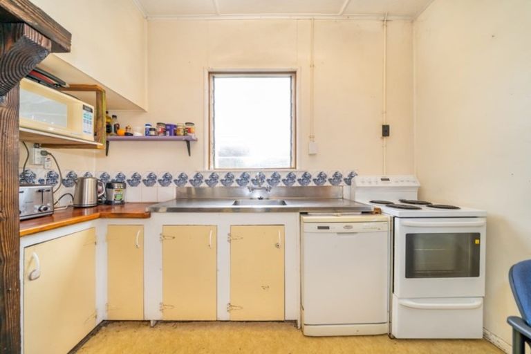 Photo of property in 43 Seddon Street, Wallaceville, Upper Hutt, 5018