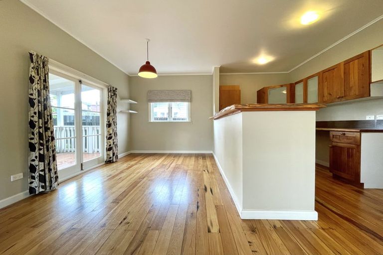 Photo of property in 2/20 Brook Street, Milford, Auckland, 0620