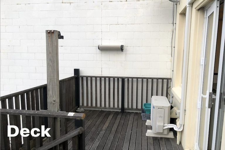 Photo of property in Chatsworth Flats, 5/23 Pirie Street, Mount Victoria, Wellington, 6011