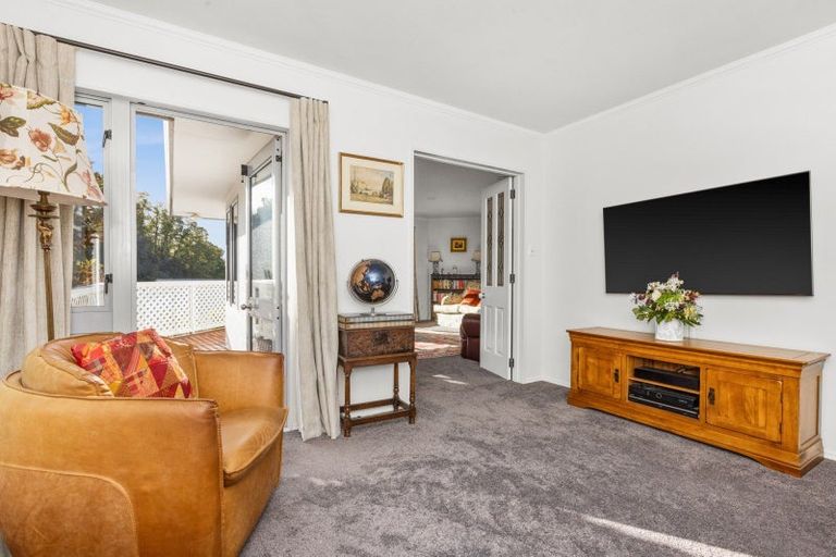 Photo of property in 4 Amner Place, Bluff Hill, Napier, 4110