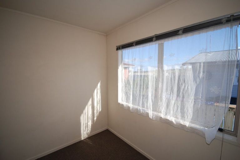 Photo of property in 11 Helleur Road, Massey, Auckland, 0614