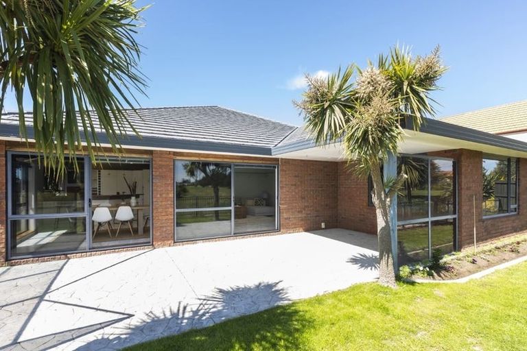 Photo of property in 18 Cordyline Place, Waimairi Beach, Christchurch, 8083