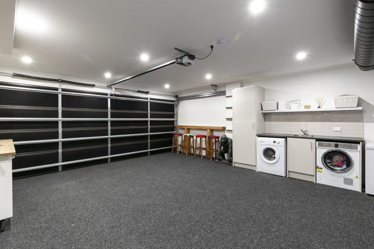 Photo of property in 22 Lucknow Terrace, Khandallah, Wellington, 6035