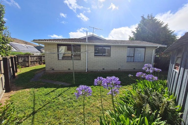 Photo of property in 2/44 Laing Crescent, Heathcote Valley, Christchurch, 8022