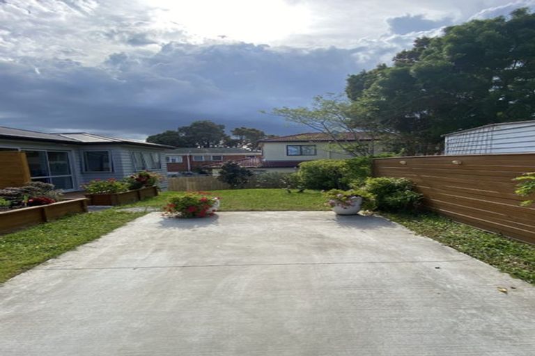 Photo of property in 17a Knightsbridge Drive, Forrest Hill, Auckland, 0620