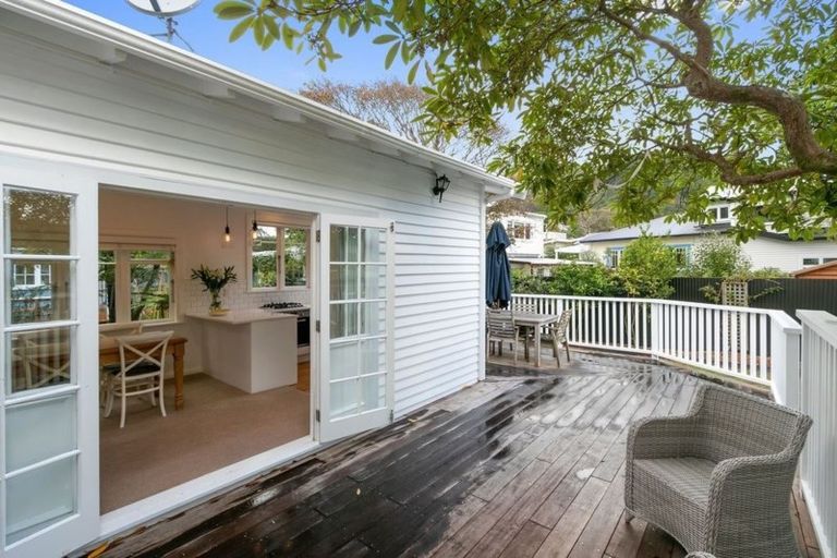 Photo of property in 6 Kowhai Street, Eastbourne, Lower Hutt, 5013