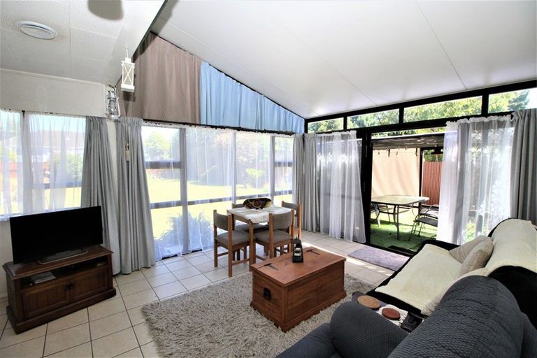 Photo of property in 23 Ross Street, Woodville, 4920