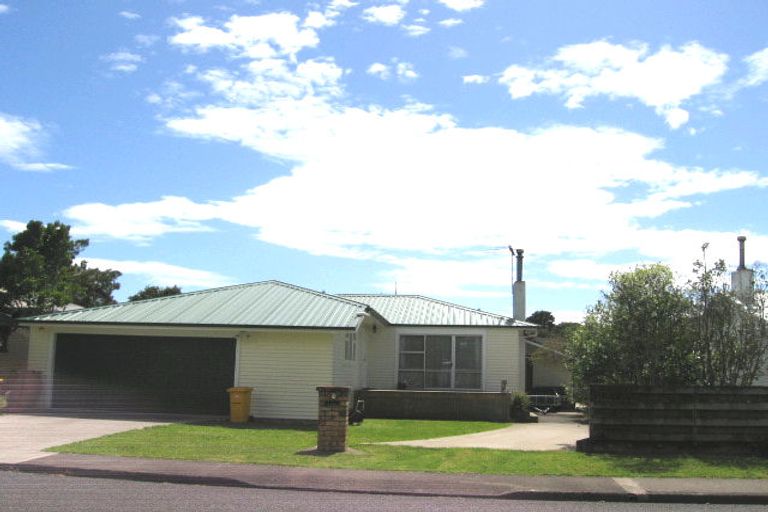 Photo of property in 15 Lynden Avenue, Hillcrest, Auckland, 0627