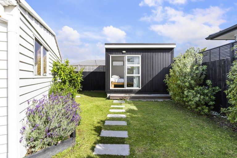 Photo of property in 2 Hatton Road, Orewa, 0931