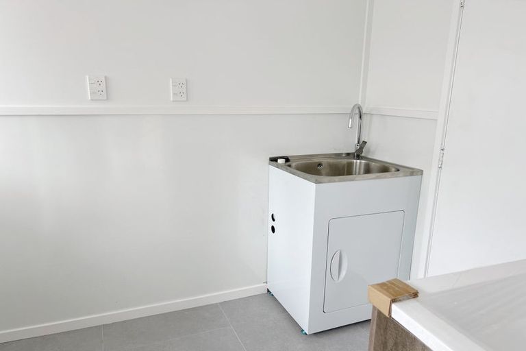 Photo of property in 129 Sunnynook Road, Forrest Hill, Auckland, 0620