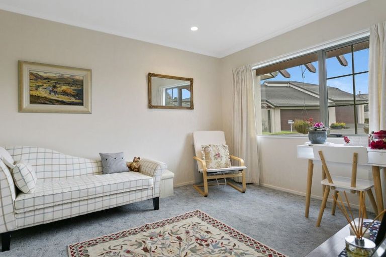Photo of property in 10 Lakeridge Close, Rangatira Park, Taupo, 3330