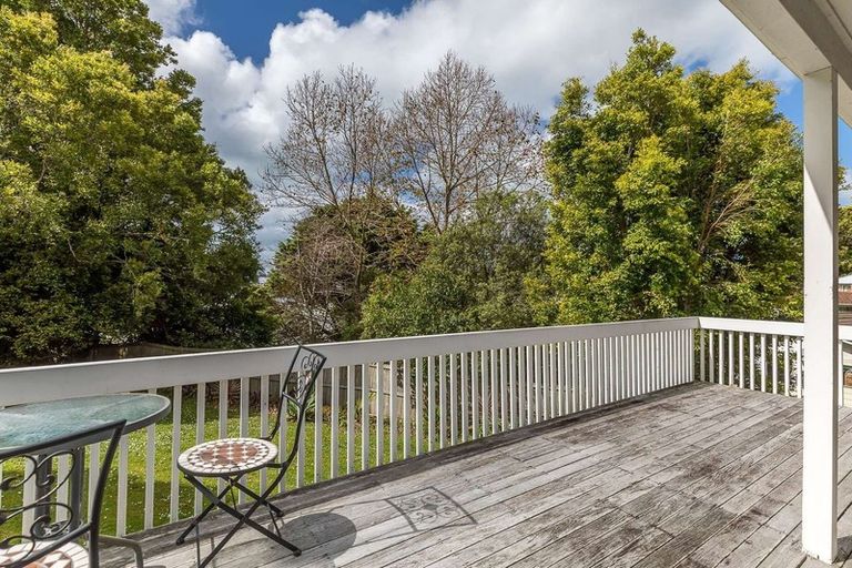Photo of property in 17 Celeste Place, Totara Vale, Auckland, 0627
