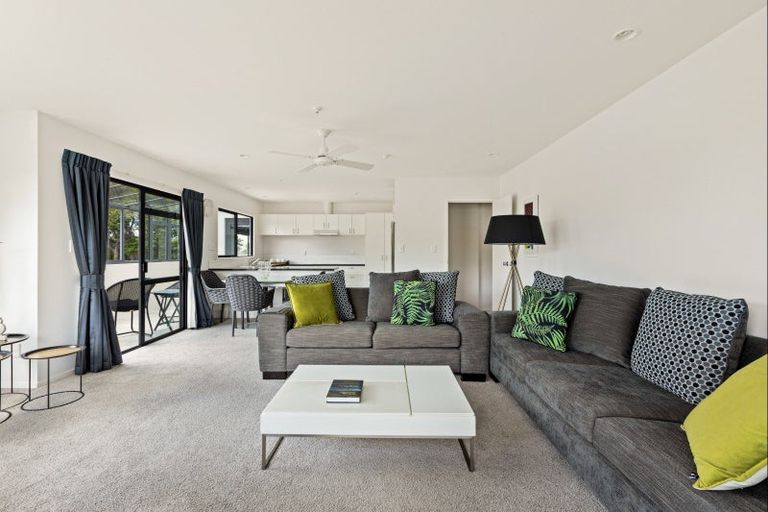 Photo of property in 15e Puriri Avenue, Orewa, 0931