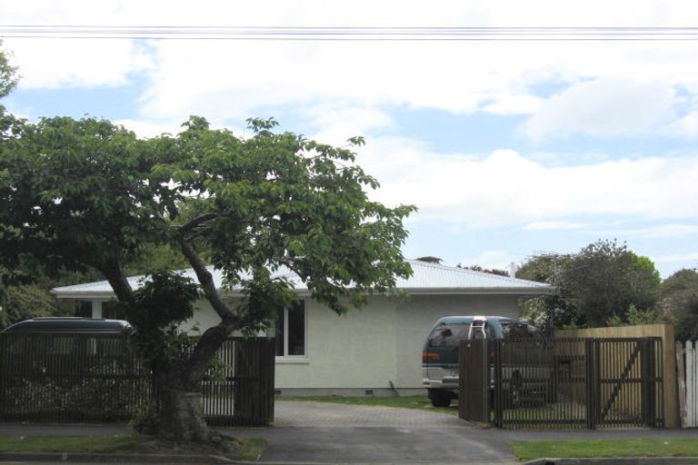 Photo of property in 80 Isleworth Road, Bishopdale, Christchurch, 8053