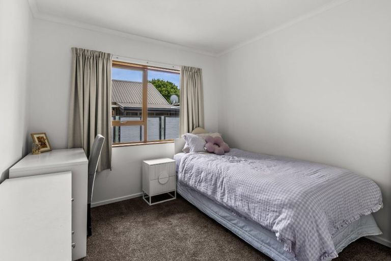 Photo of property in 17 Elliott Street, Taradale, Napier, 4112