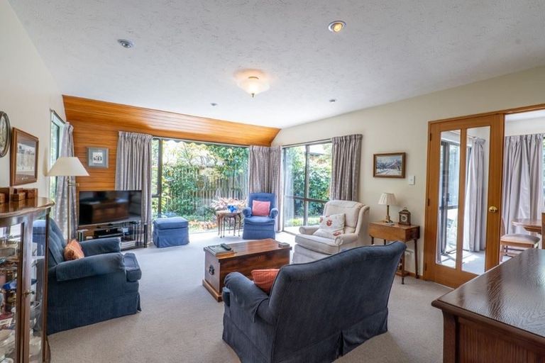 Photo of property in 2/9a Chilcombe Street, Ilam, Christchurch, 8041