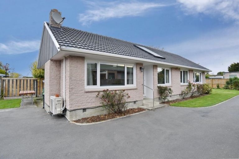 Photo of property in 190 Grimseys Road, Redwood, Christchurch, 8051