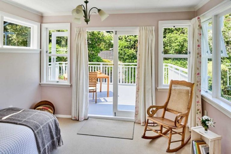 Photo of property in 37 Kotari Road, Days Bay, Lower Hutt, 5013