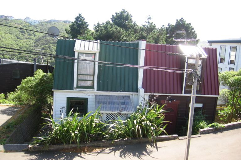 Photo of property in 1/49 Mandalay Terrace, Khandallah, Wellington, 6035