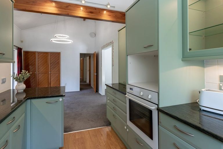 Photo of property in 103 Wirihana Road, Titirangi, Auckland, 0604