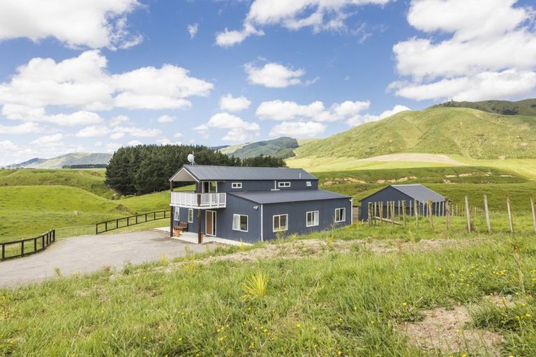 Photo of property in 34 Highland View Drive, Tokomaru, Palmerston North, 4474