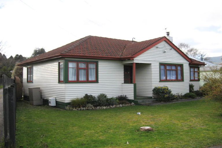 Photo of property in 16b Gibbs Crescent, Wainuiomata, Lower Hutt, 5014