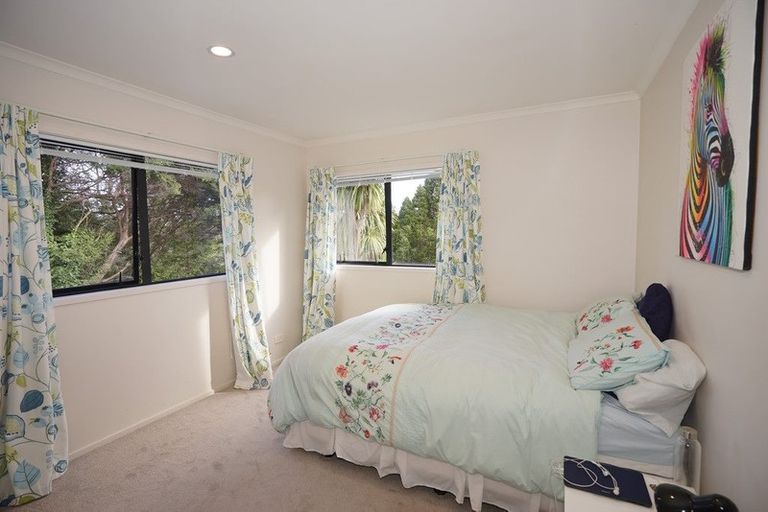 Photo of property in 26 Barlow Place, Chatswood, Auckland, 0626