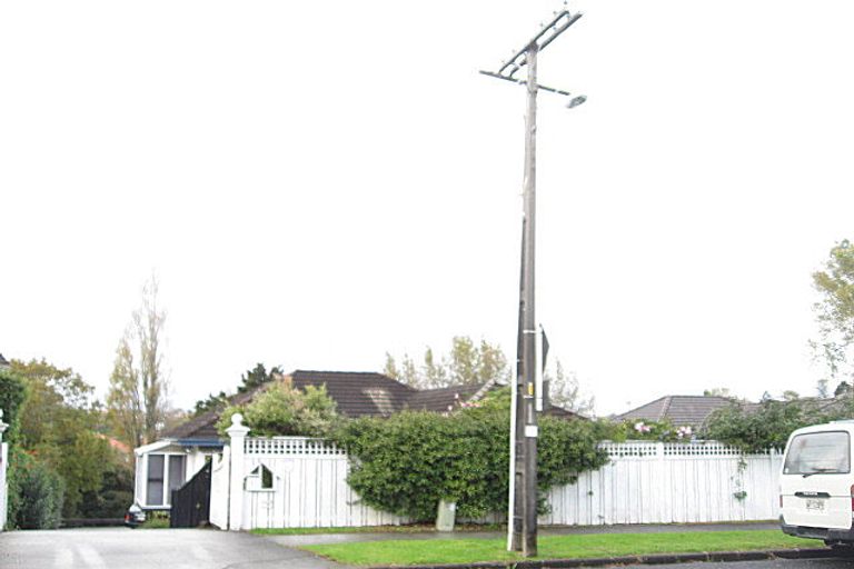 Photo of property in 31 Glenfern Road, Mellons Bay, Auckland, 2014