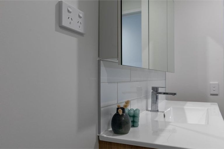 Photo of property in 4 Tuputupu Drive, Kumeu, 0810