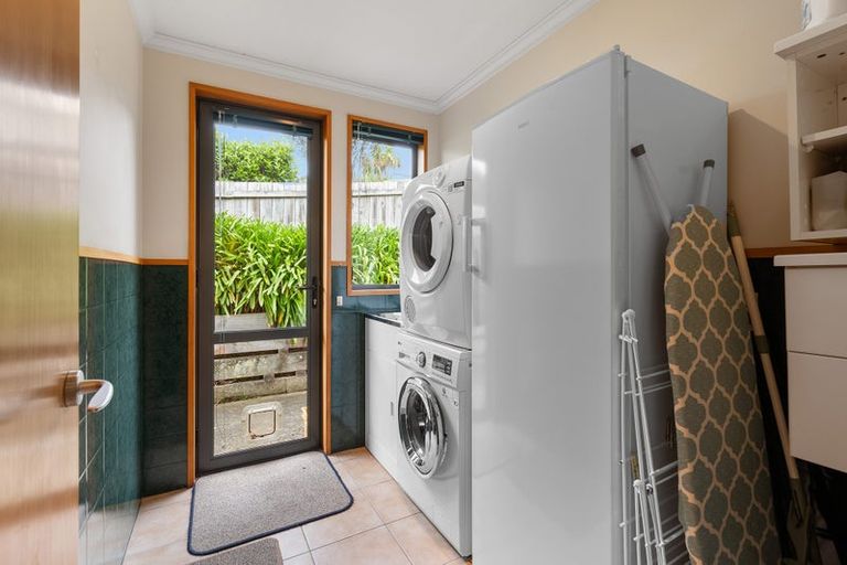 Photo of property in 2 Highgrove, Saint Clair, Dunedin, 9012