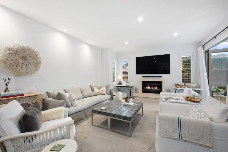 Photo of property in 1/13 Milford Road, Milford, Auckland, 0620