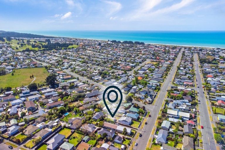 Photo of property in 192 Pacific Road, North New Brighton, Christchurch, 8083
