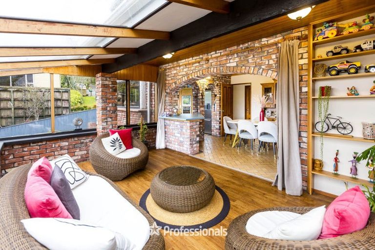 Photo of property in 1 Hobbit Lane, Pinehaven, Upper Hutt, 5371