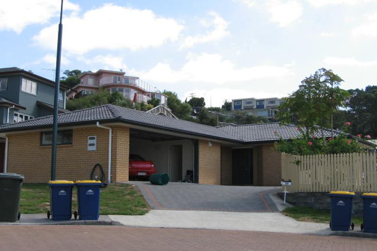 Photo of property in 21 Nottingham Place, Northcross, Auckland, 0630