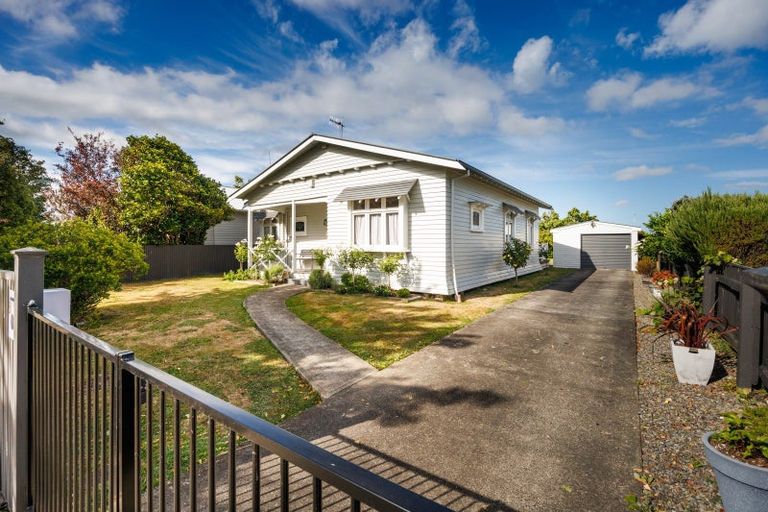 Photo of property in 8 Burns Avenue, Takaro, Palmerston North, 4412
