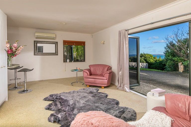 Photo of property in 65 Roberts Road, Matakatia, Whangaparaoa, 0930