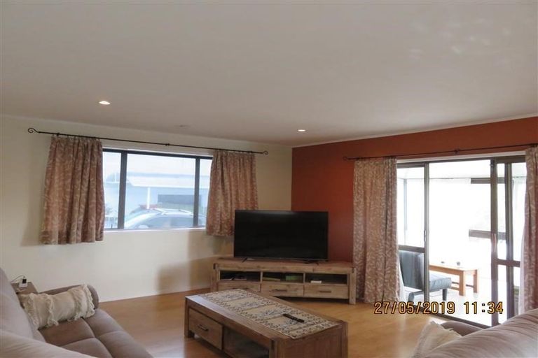 Photo of property in 114 Weatherly Road, Torbay, Auckland, 0630