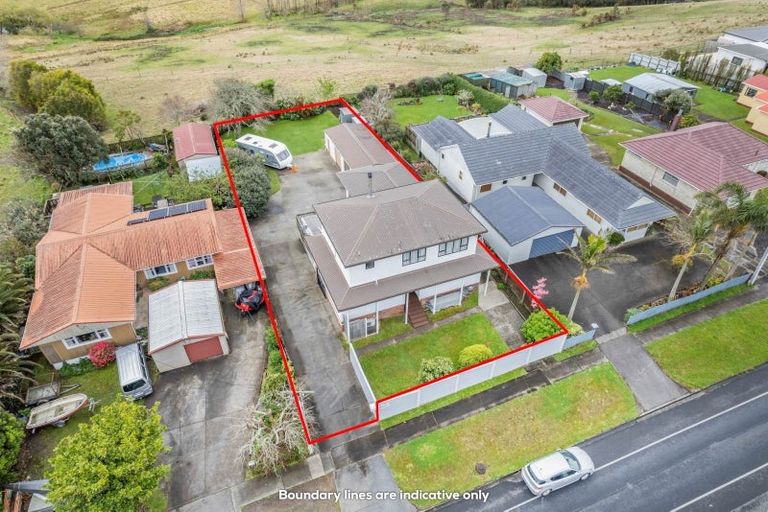 Photo of property in 34 Hobsonville Road, West Harbour, Auckland, 0618