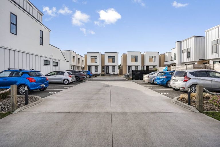 Photo of property in 16/10 Pascoe Avenue, Paremata, Porirua, 5026