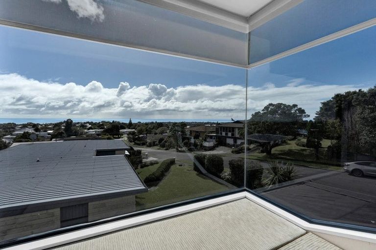Photo of property in 20 Kellyville Heights, Merrilands, New Plymouth, 4312