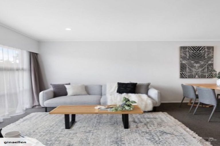 Photo of property in 2/15 Latham Avenue, Pakuranga, Auckland, 2010